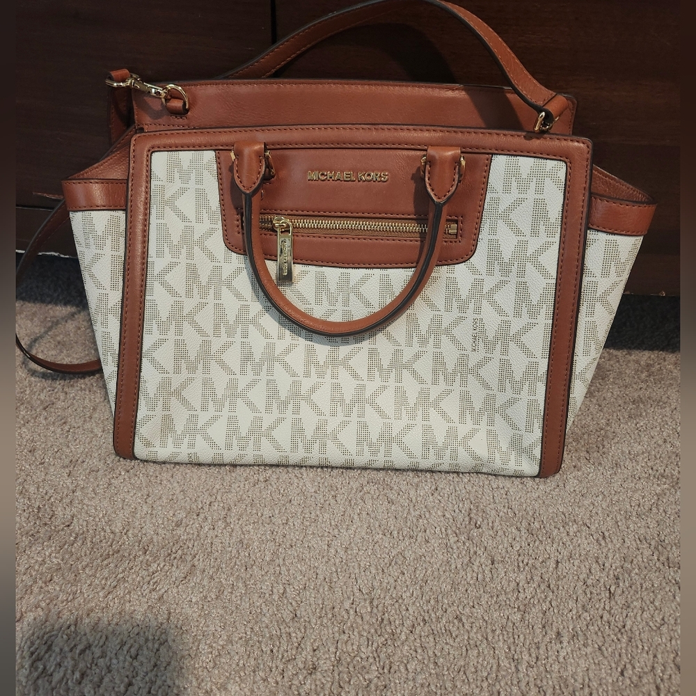Michael Kors purse